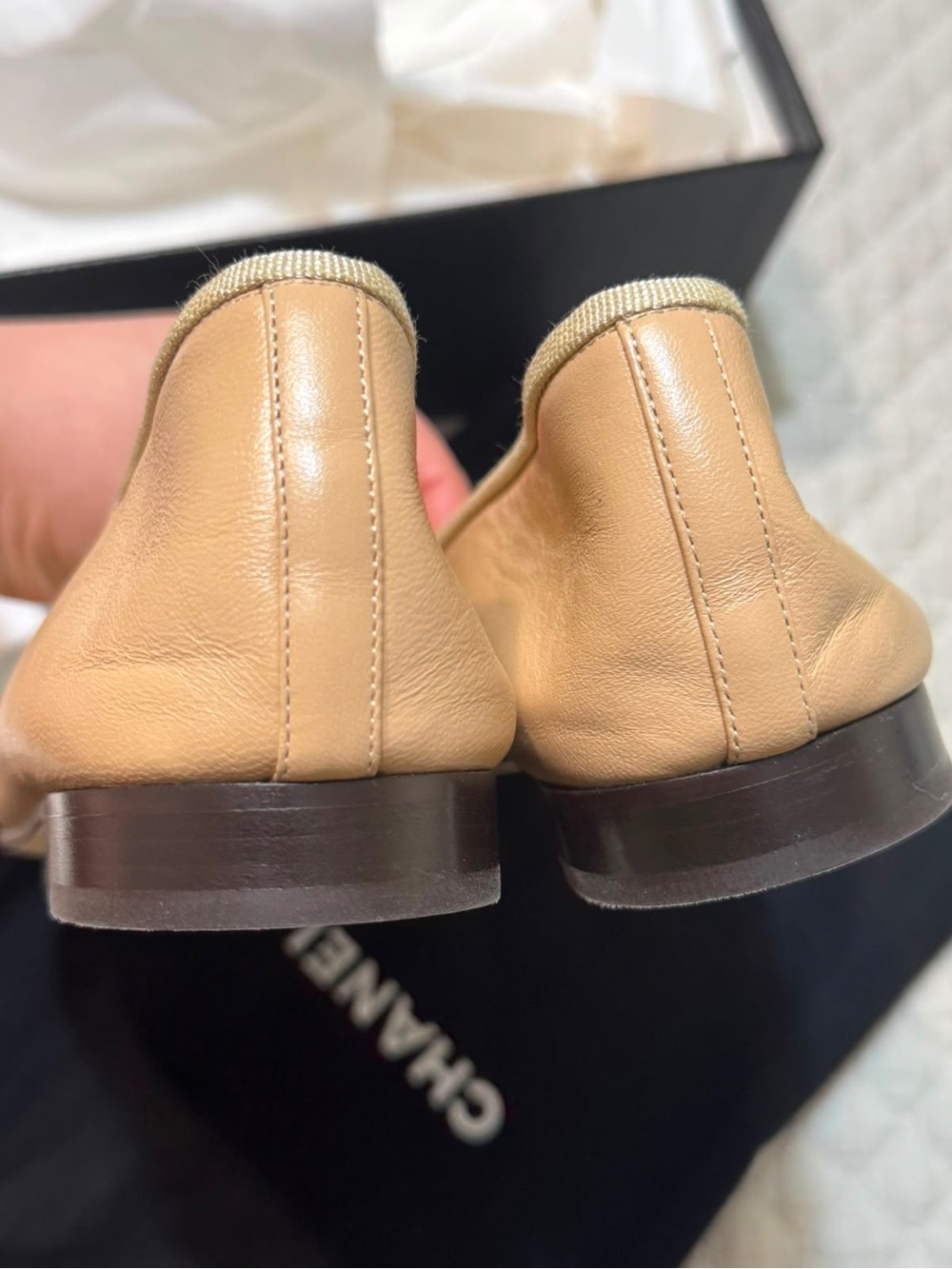 CHANEL Two-Tone Beige and Black Leather Cap-Toe Ballet Flats - Picture 7 of 8